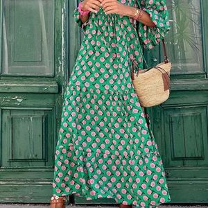VChics Floral Print Balloon Sleeve Maxi Dress
Green / 2XL